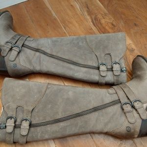 Taupe leather Born heel boot, 7.5